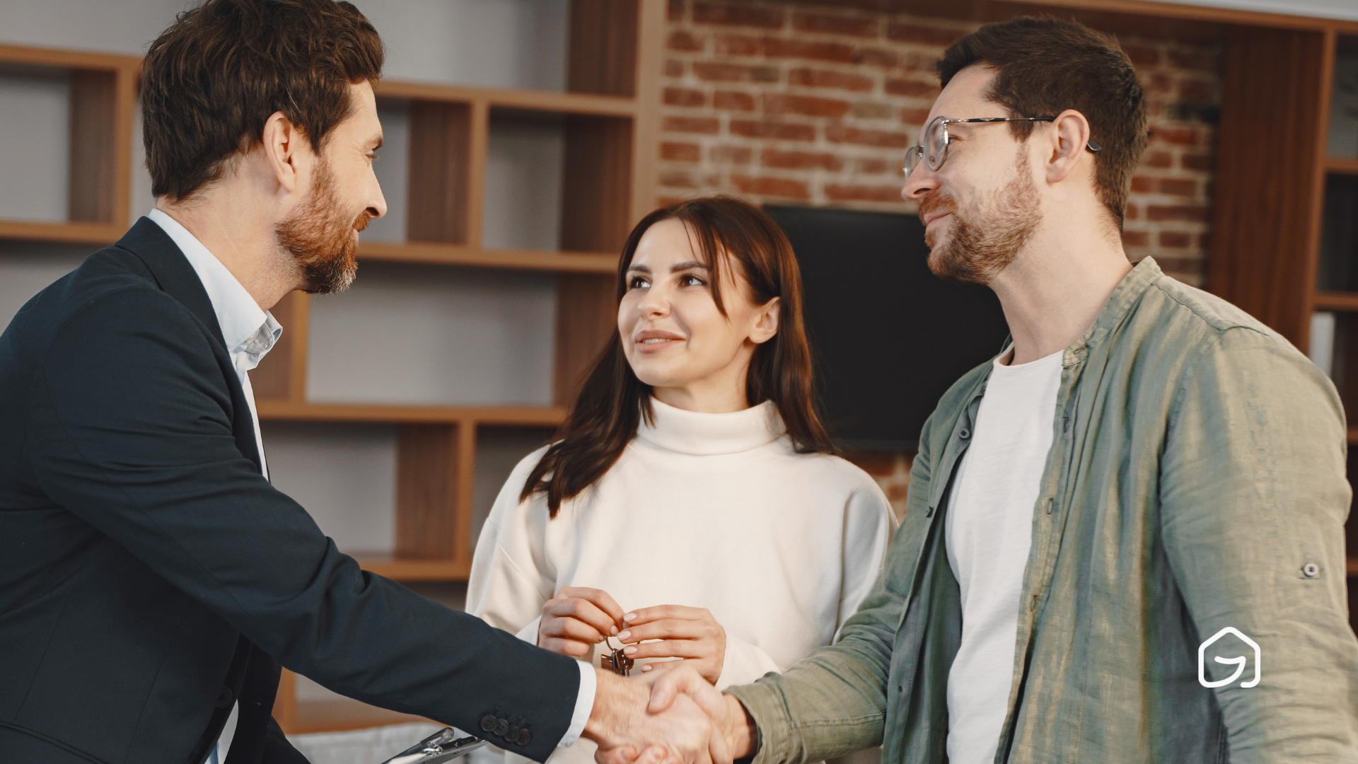 conseiller immobilier avec ses clients